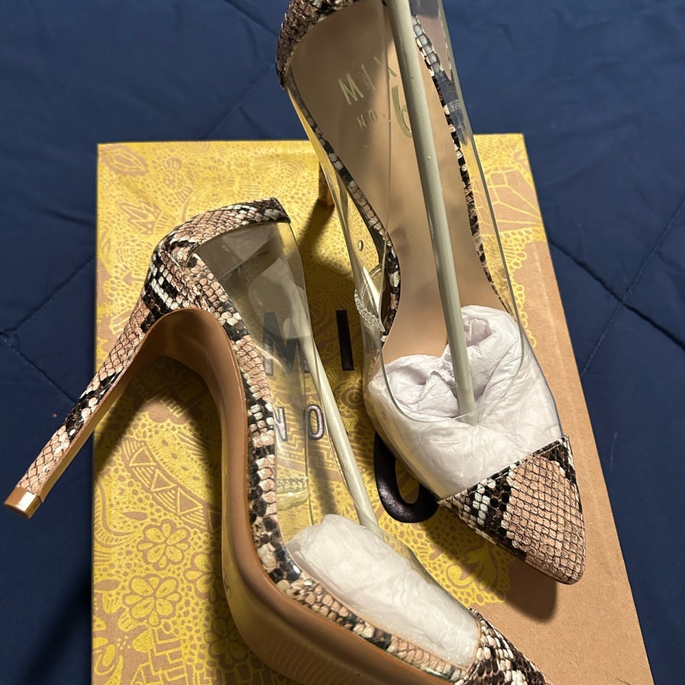 Mix No. 6 • Snakeskin and Clear Heels • 7M - Picture 6 of 8